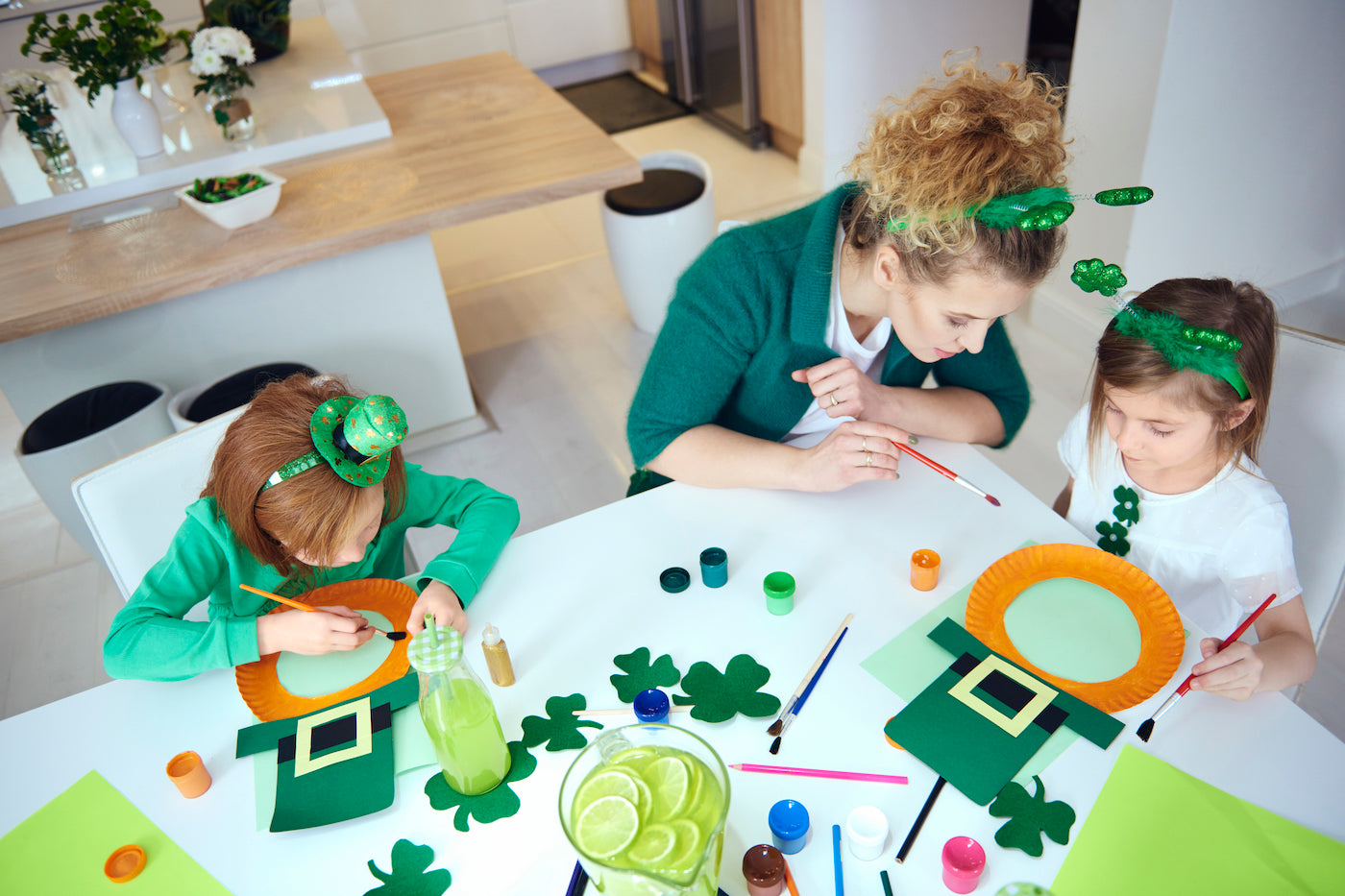 Cheap and Easy St. Patty's Day Basket for kids