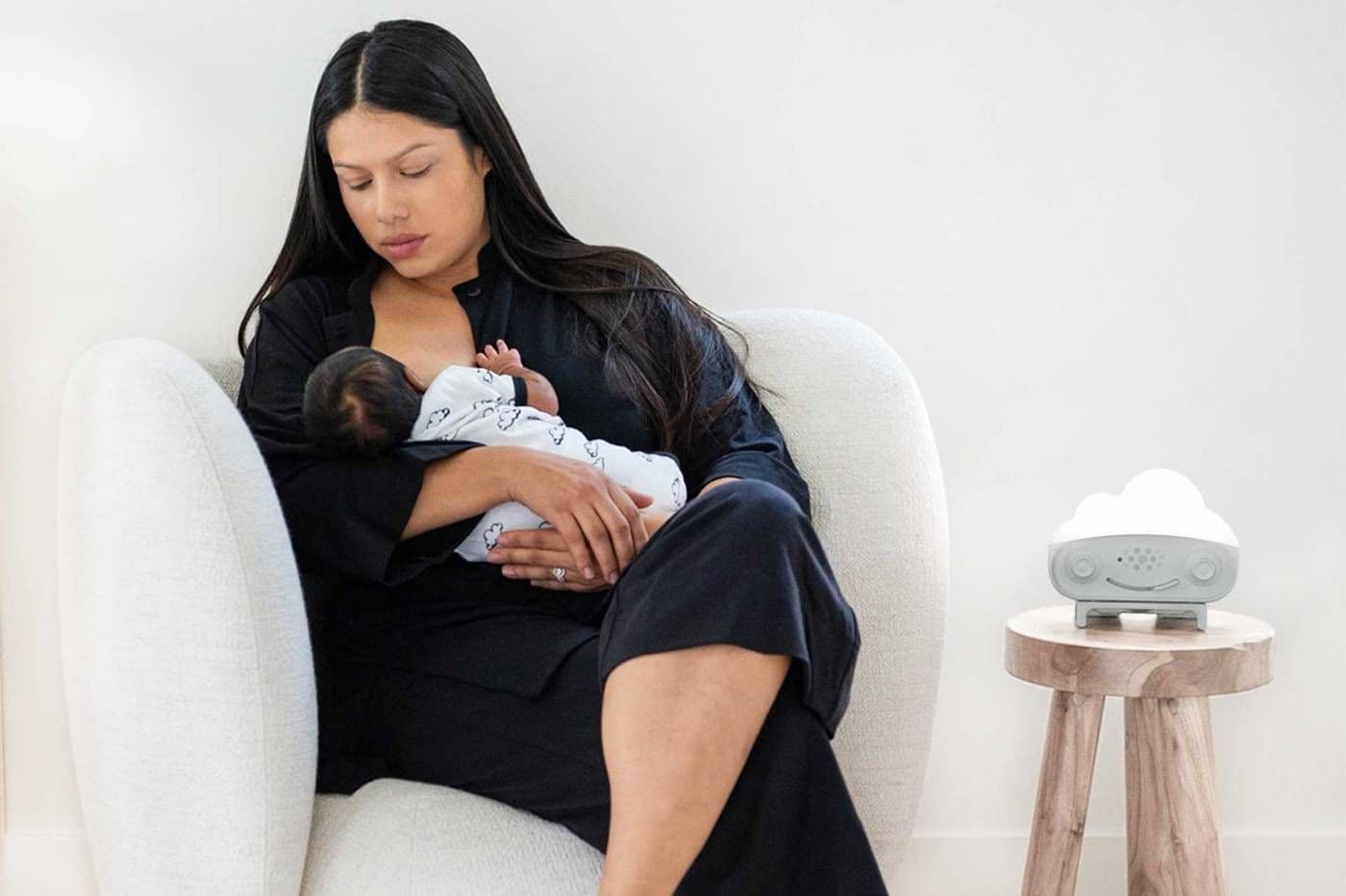 mom breastfeeding baby to increase milk supply